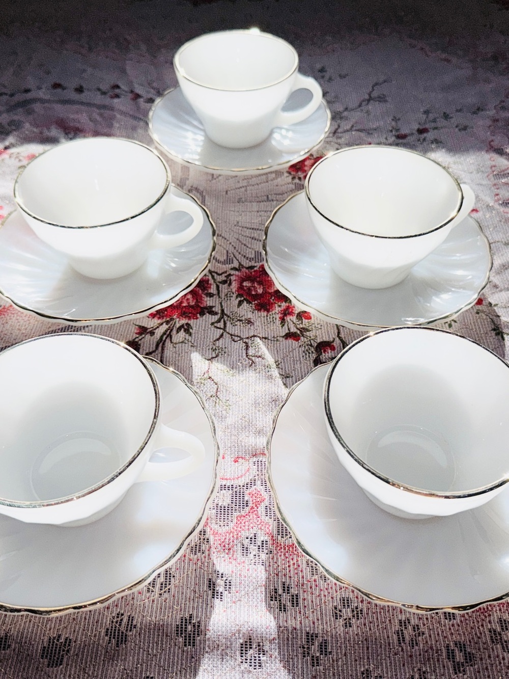 Vintage Milk Glass Coffee/Tea and Saucer Set with 14k Gold Trim Anchor Hocking 💝 - Picture 2 of 4